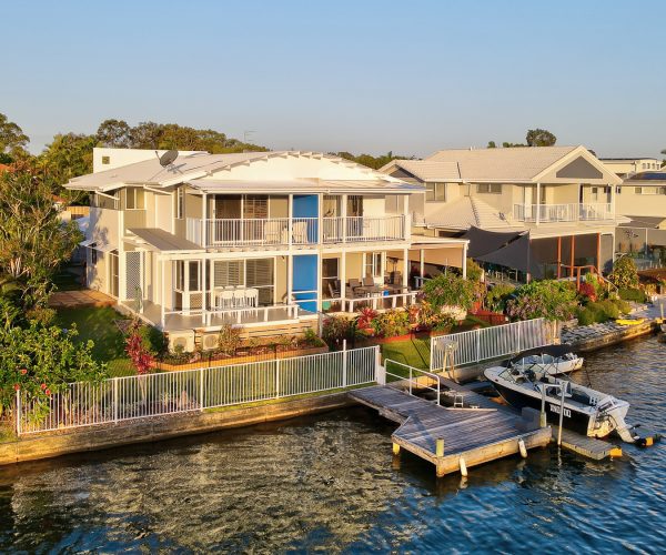 Luxury Noosa River holiday accommodation duplex exterior
