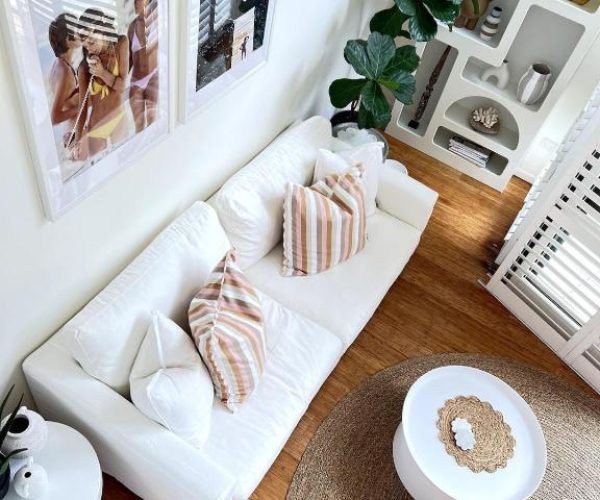 Beachfront townhouse Sunshine Beach Noosa with vaulted ceilings